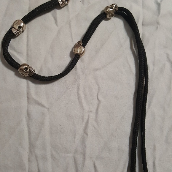 Skull Braid Tie- 5 silver skulls - Picture 4 of 5